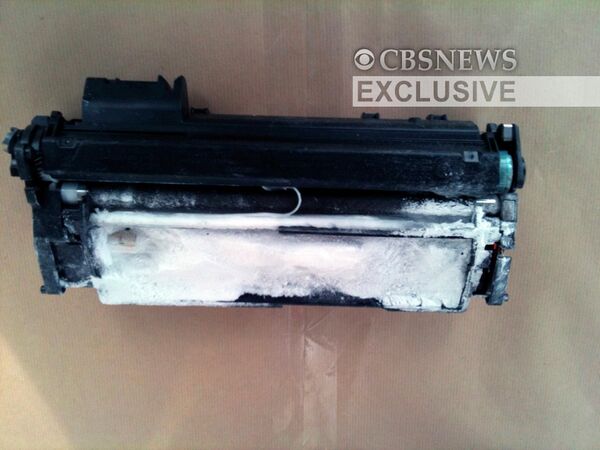 Переделанный в бомбу картридж с тонером, найденный на борту самолета компании UPS