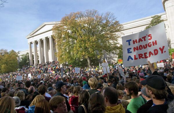 Митинг в поддержку здравомыслия в политике и СМИ прошел в Вашингтоне