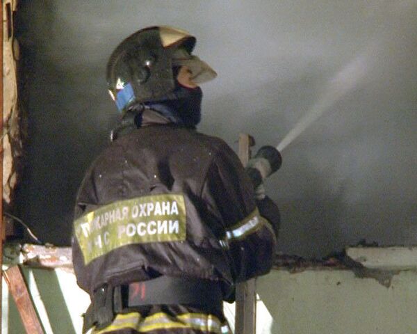 Пожар уничтожил старое двухэтажное здание в центре столицы 