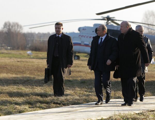 Премьер-министр РФ Владимир Путин посетил поселок Верхняя Верея