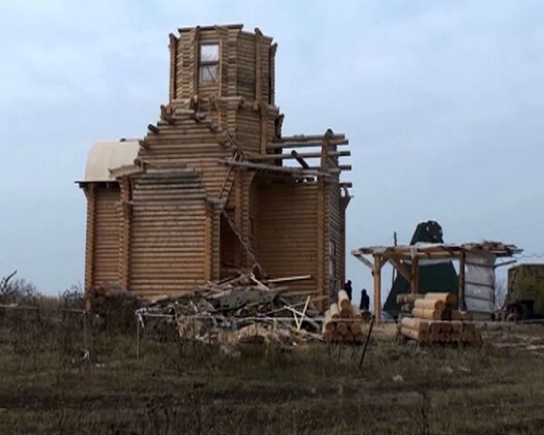 Бывшие наркоманы под Новосибирском строят церковь и работают на ферме