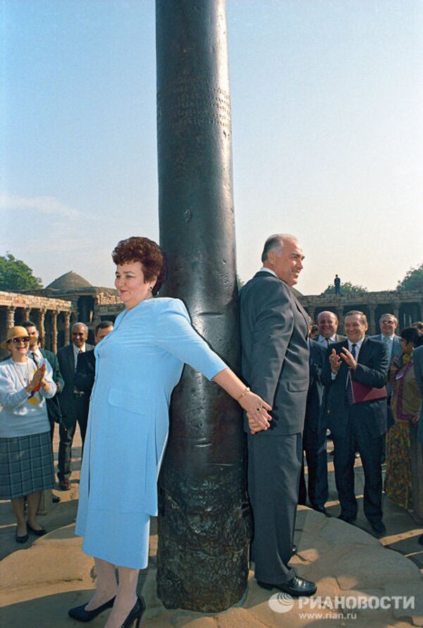 В.Черномырдин с женой Валентиной во время поездки в Индию