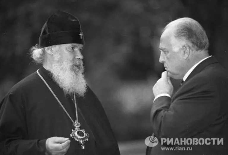 Виктор Черномырдин и Алексий II Виктор Черномырдин и Алексий II