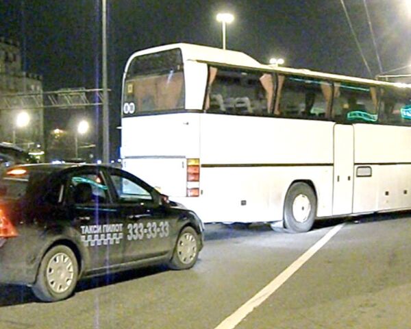 Сломавшийся автобус парализовал стал причиной пробки на ленинградском проспекте 
