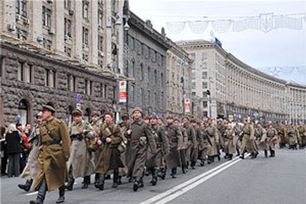 Парад, посвященный 67-й годовщине освобождения Киева от немецко-фашистских захватчиков