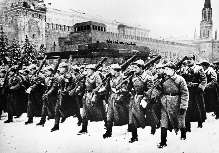 Парад на Красной площади в Москве 7 ноября 1941 года