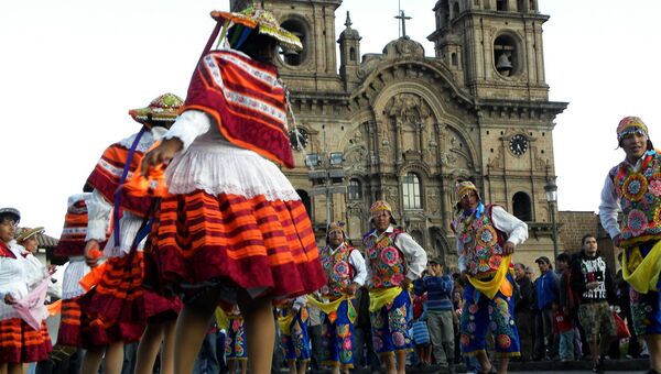 Национальные танцы в Перу. Архив