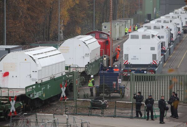 Поезд из Франции с ядерными отходами в понедельник прибыл в Данненберг
