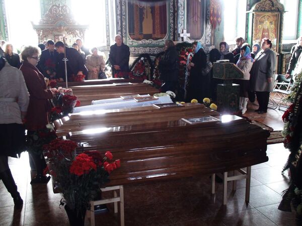 Похороны финансового директора ОАО Астон Владимира Мироненко и членов его семьи