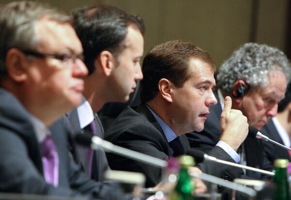 Дмитрий Медведев на саммите G20, круглый стол Роль бизнеса в обеспечении устойчивого и сбалансированного спроса