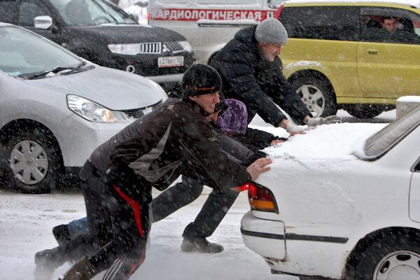 Сильной снегопад во Владивостоке