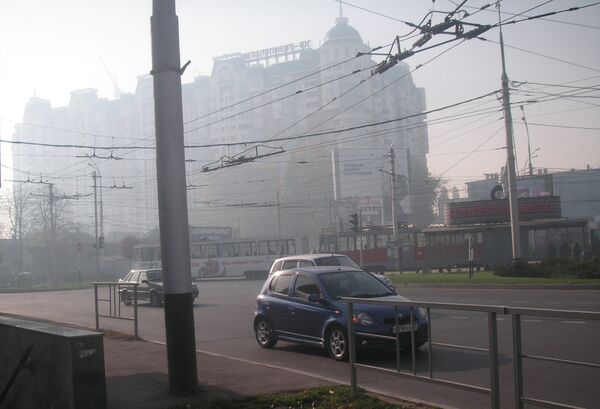 Дым от лесных пожаров окутал улицы Краснодара 