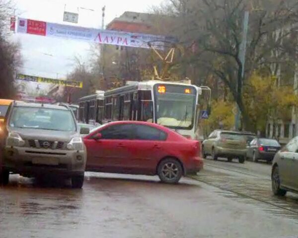 В центре Москвы из-за ДТП с участием двух иномарок встали трамваи