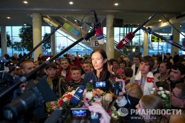 Встреча сборной России по волейболу после ЧМ в Японии в московском аэропорту Домодедово