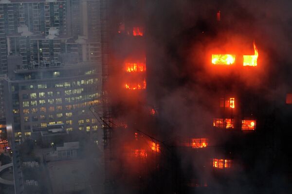 Пожар в жилой высотке в шанхайском районе Цзинань