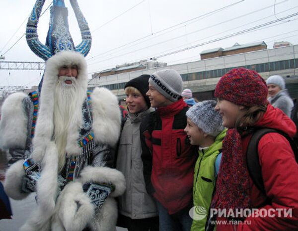 Российский Дед Мороз и его зарубежные коллеги