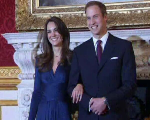 Британский принц Уильям подарил своей невесте кольцо леди Дианы