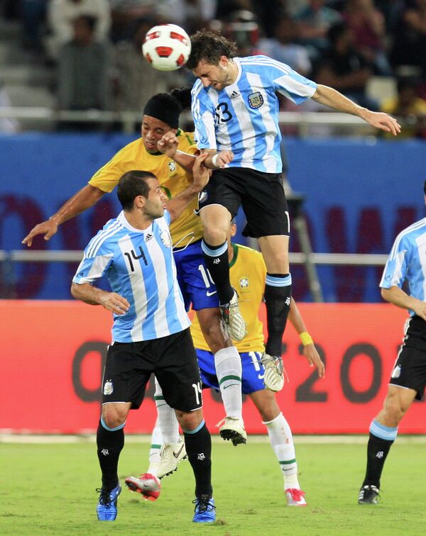 Игровой момент матча Аргентина - Бразилия
