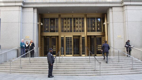 Вход в здание федерального суда Южного округа Нью-Йорка