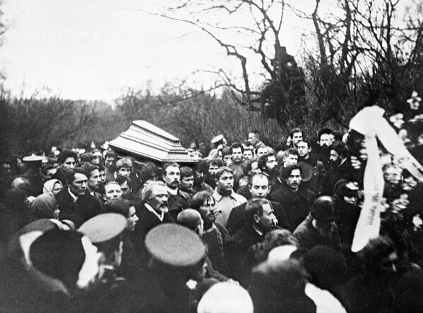 Похороны Льва Толстого