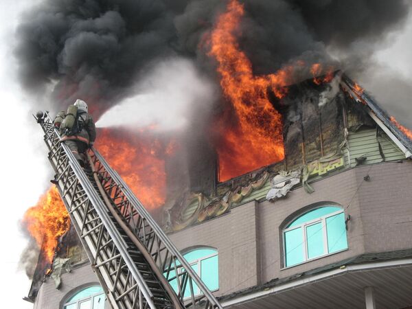 Пожар в торгово-развлекательном комплексе во Владивостоке