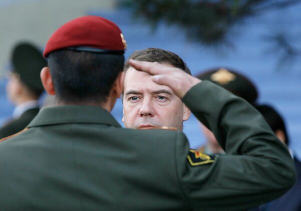 Дмитрий Медведев посетил казармы батальона внутренних войск МВД РФ в Кисловодске