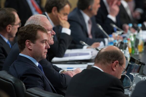 Президент РФ Д.Медведев участвует в заседании Совета Россия–НАТО