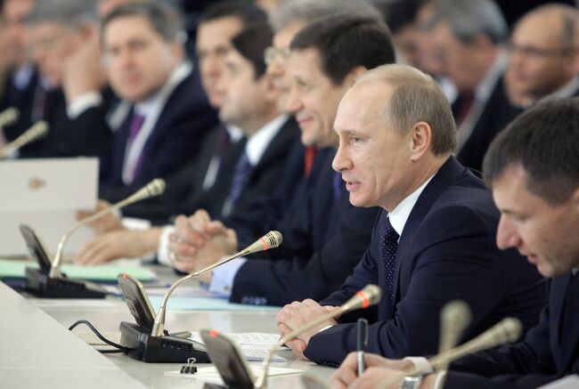 Премьер-министр РФ Владимир Путин принимает участие в российско-китайских переговорах