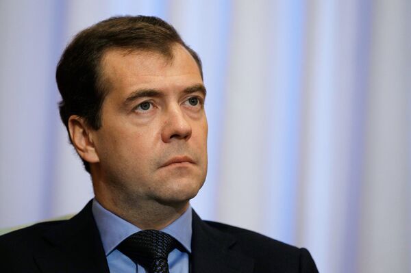 Медведев отмечает симптомы застоя в политической жизни страны