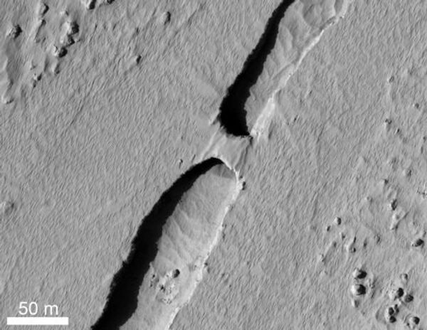 На Марсе обнаружен каменный мост