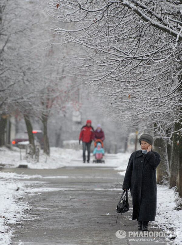 Снегопад в городе Троицке Московской области