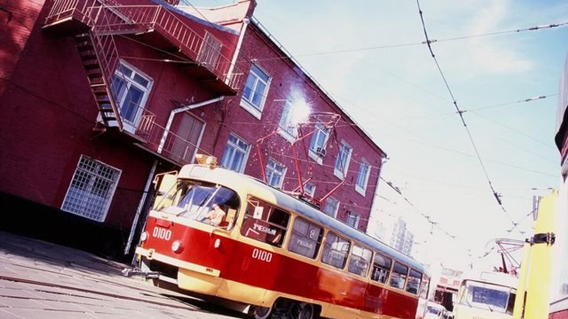 Трамвай выезжает из депо им. Апакова - РИА Новости, 1920, 13.10.2020