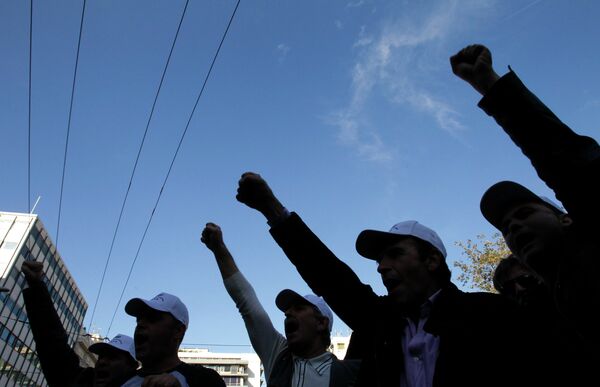 Трехчасовая забастовка прошла в четверг в столице Греции Афинах