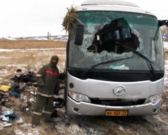 Водитель ехал на большой скорости - пассажиры перевернувшегося автобуса