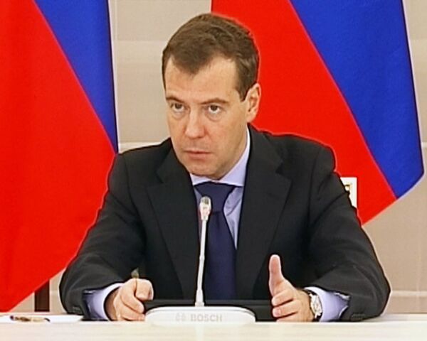 Медведев призвал совершенствовать законы, мешающие внедрению инноваций
