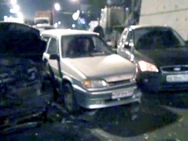 Семь машин попали в аварию на Шоссе Энтузиастов