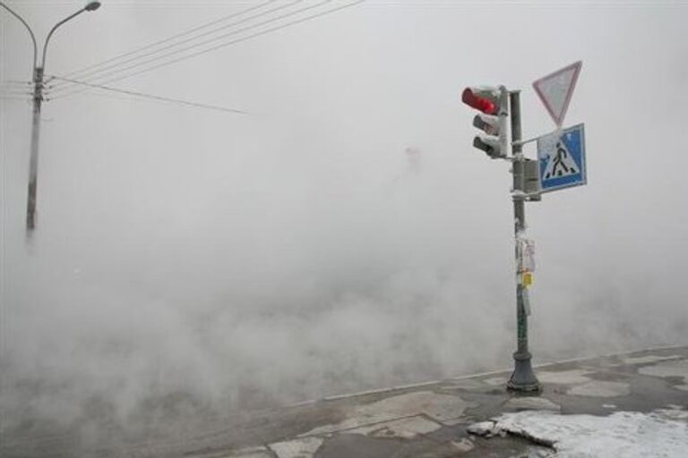 В Петербурге лопнула труба с кипятком