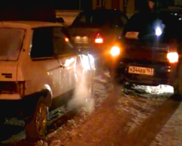 ВАЗ разбил два припаркованных авто в Самарской области   