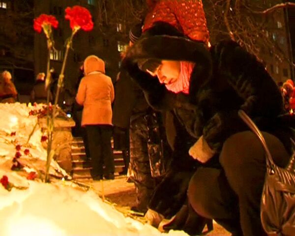 Пермяки зажгли сотни свечей в годовщину трагедии в Хромой лошади