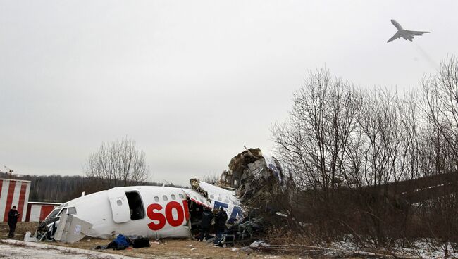На месте аварийной посадки Ту-154 в Домодедово. Архивное фото