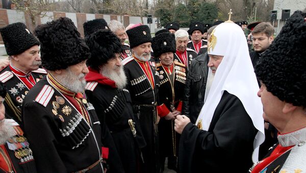 Патриарх Кирилл с казаками, архивное фото