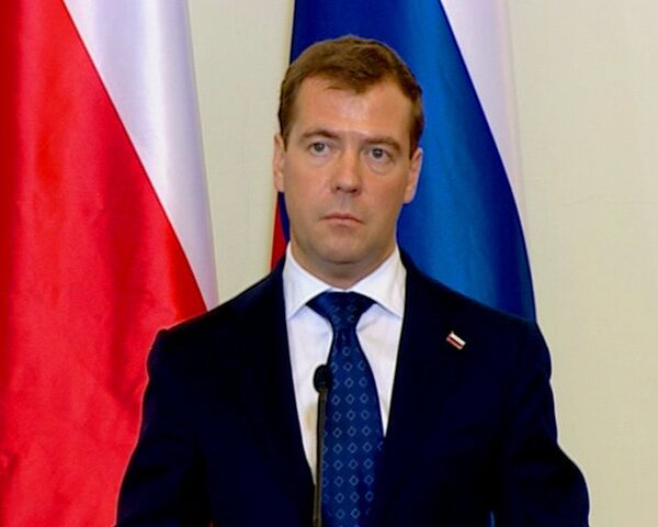 Медведев в Польше заявил о продолжении расчистки наследия прошлого 