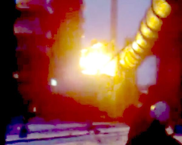 В Казахстане загорелся газопровод крупного металлургического комбината