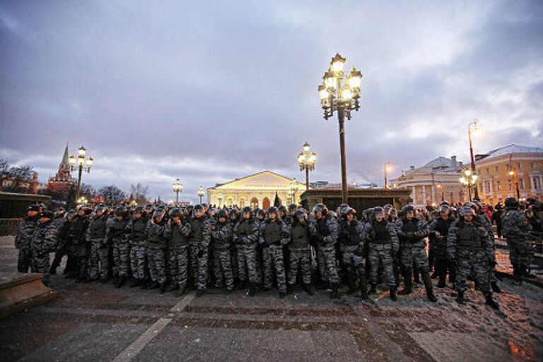 Митинг фанатов на Манежной площади в Москве 