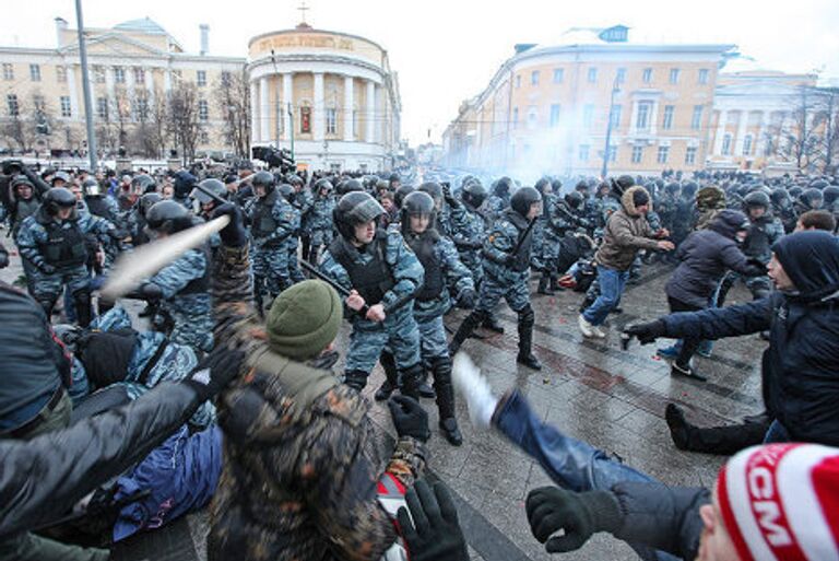 Митинг фанатов на Манежной площади в Москве 