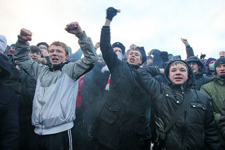 Митинг фанатов на Манежной площади в Москве 