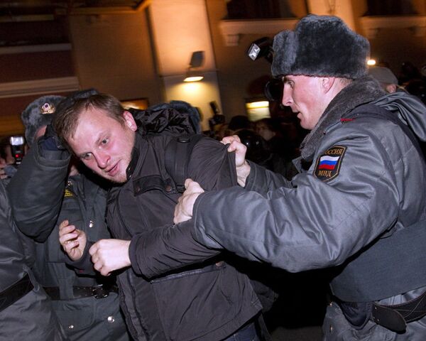 ОМОН не допустил проведения Дня гнева у московской мэрии 