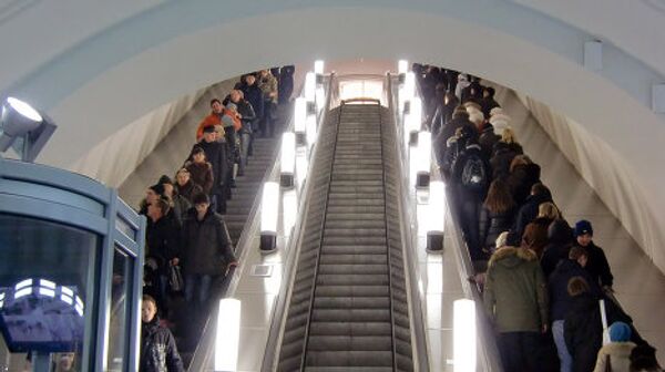 Открылся переход. Метро белорусская Кольцевая эскалатор. Метро белорусская Кольцевая эскалатор 1. Станция белорусская эскалатор. Эскалатор на белорусской.