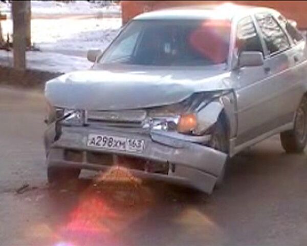 В самарском городе Отрадный столкнулись два автомобиля Жигули