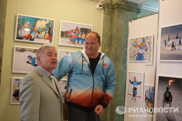 Открытие фотовыставки паралимпийских фотографий в рамках социальной акции «Спорт без преград» в Сочи